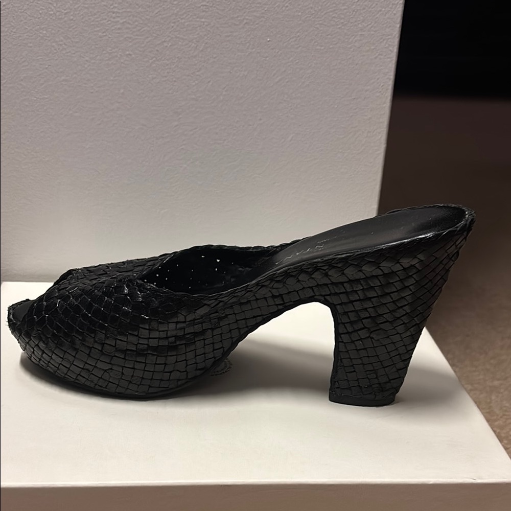 Pons Quintana Black Mules with Sleek Design - Picture 2 of 7